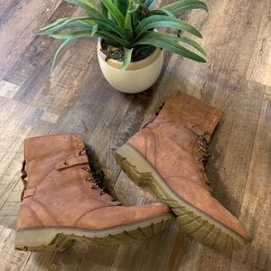 Teva weatherproof brown boots